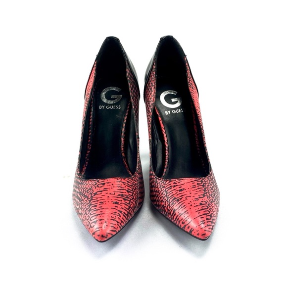 G by GUESS Carrie Black Red Snakeskin Pumps 7.5 - Picture 4 of 14